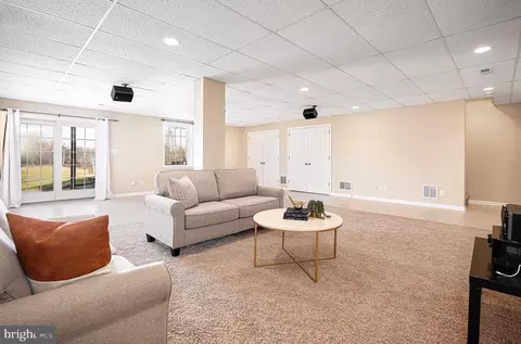Living - 13526 Bottom Rd, Hydes, MD 21082 photo 6 of 9