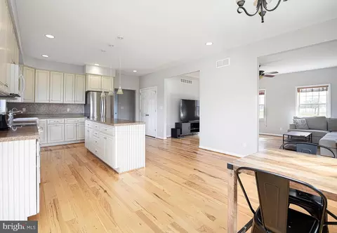 Kitchen - 13526 Bottom Rd, Hydes, MD 21082 photo 2 of 6