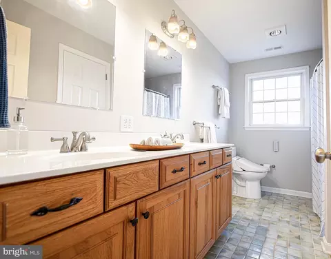 Bath - 13526 Bottom Rd, Hydes, MD 21082 photo 2 of 5