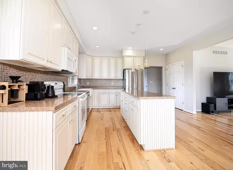 Kitchen - 13526 Bottom Rd, Hydes, MD 21082 photo 3 of 6