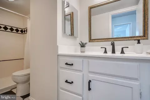Bath - 205 E Joppa Rd #2704, Towson, MD 21286 photo 2 of 3