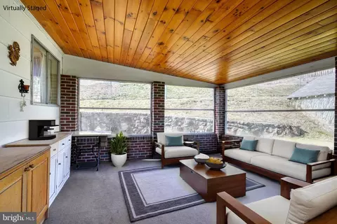 Exterior - 1106 Raven Dr, Baltimore Highlands, MD 21227 photo 5 of 13