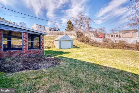 Exterior - 1106 Raven Dr, Baltimore Highlands, MD 21227 photo 8 of 13