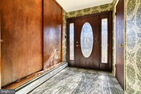 Entry Way - 1106 Raven Dr, Baltimore Highlands, MD 21227 photo 1 of 1