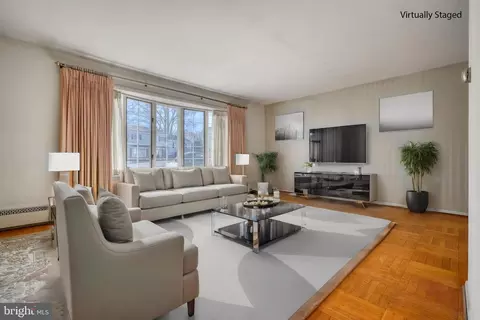 Living - 1106 Raven Dr, Baltimore Highlands, MD 21227 photo 4 of 5