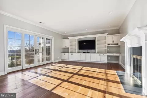 Living - 7 Devon Hill Rd #A5, Baltimore, MD 21210 photo 1 of 3