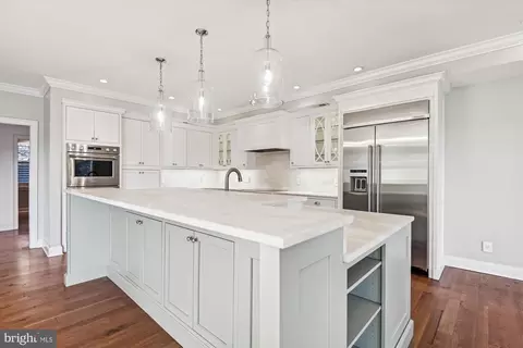 Kitchen - 7 Devon Hill Rd #A5, Baltimore, MD 21210 photo 4 of 8