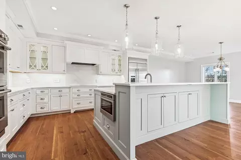 Kitchen - 7 Devon Hill Rd #A5, Baltimore, MD 21210 photo 3 of 8