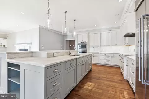 Kitchen - 7 Devon Hill Rd #A5, Baltimore, MD 21210 photo 5 of 8