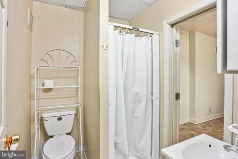 Bath - 6 Delight Ave, Nottingham, MD 21236 photo 2 of 5