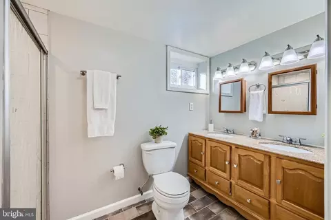 Bath - 5531 Ritter Ave, Baltimore, MD 21206 photo 2 of 3