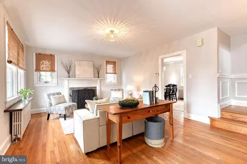 Living - 704 Regester Ave, Baltimore, MD 21212 photo 4 of 5