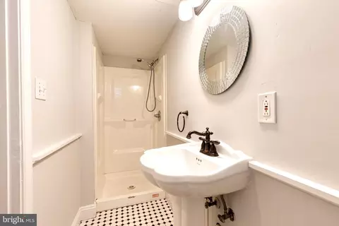 Bath - 704 Regester Ave, Baltimore, MD 21212 photo 4 of 4