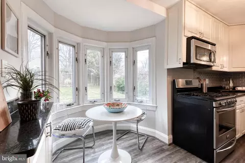 Dining - 704 Regester Ave, Baltimore, MD 21212 photo 4 of 5