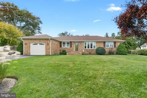 9202 Ravenwood Rd, Rosedale, MD 21237