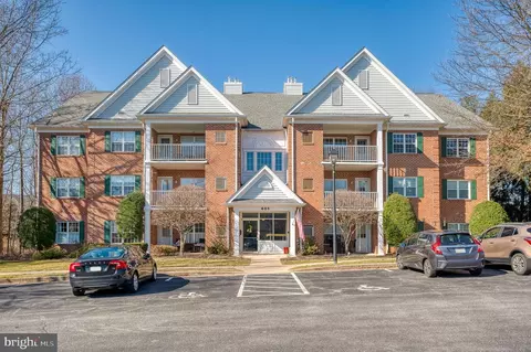 401 Plumbridge Ct #302, Lutherville Timonium, MD 21093