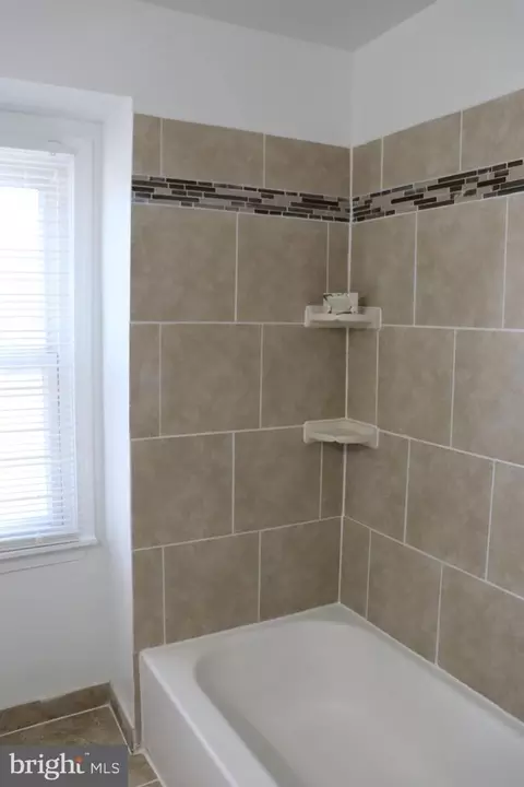 Bath - 5616 Whitby Rd, Baltimore, MD 21206 photo 7 of 10