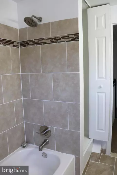 Bath - 5616 Whitby Rd, Baltimore, MD 21206 photo 6 of 10