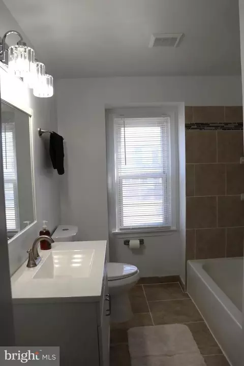 Bath - 5616 Whitby Rd, Baltimore, MD 21206 photo 5 of 10