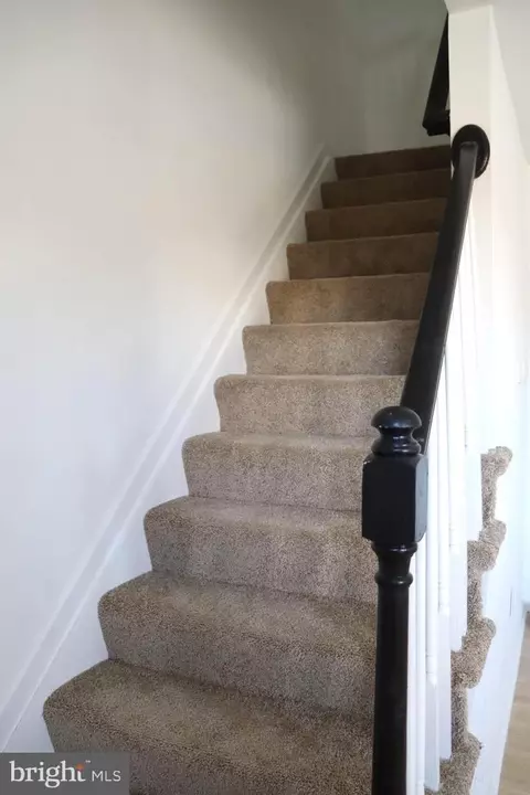 Entry Way - 5616 Whitby Rd, Baltimore, MD 21206 photo 3 of 4