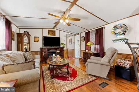5 Mango Trl, Middle River, MD 21220 photo 7