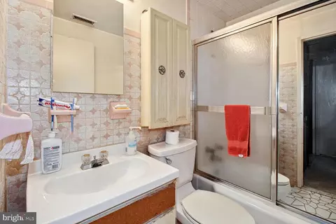 Bath - 2411 Brunswick Rd, Halethorpe, MD 21227 photo 2 of 2