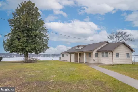 525 Sandalwood Rd, Essex, MD 21221