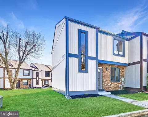 15 Helmsman Ct, Essex, MD 21221