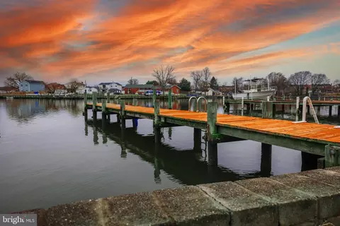 505 Bayside Dr, Dundalk, MD 21222