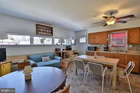 Dining - 3408 Kimble Rd, Windsor Mill, MD 21244 photo 3 of 4