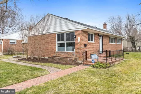22 Othoridge Rd, Lutherville Timonium, MD 21093