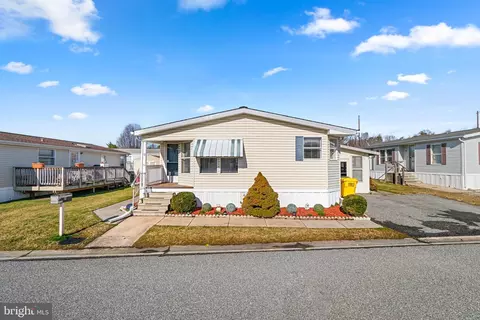 9 Kerria Ln, Middle River, MD 21220