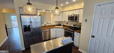 Kitchen - 657 Hunting Fields Rd, Middle River, MD 21220 photo 3 of 4