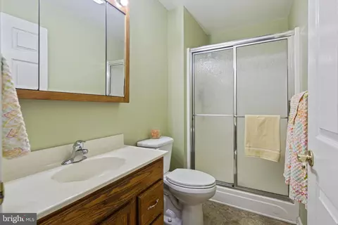 Bath - 15212 Old Hanover Rd, Upperco, MD 21155 photo 4 of 6