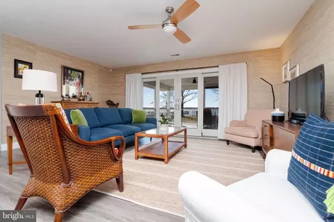 Living - 1306 Burke Rd, Middle River, MD 21220 photo 3 of 4