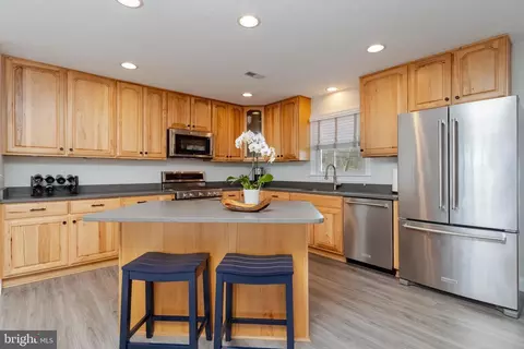 Kitchen - 1306 Burke Rd, Middle River, MD 21220 photo 2 of 3