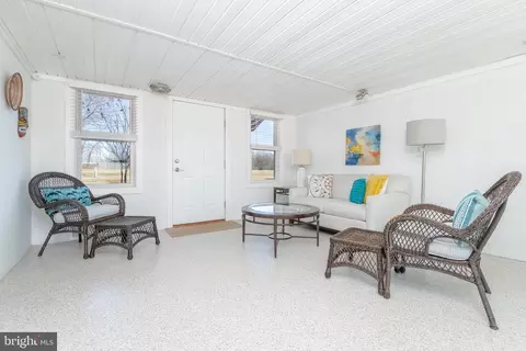 Living - 1306 Burke Rd, Middle River, MD 21220 photo 4 of 4