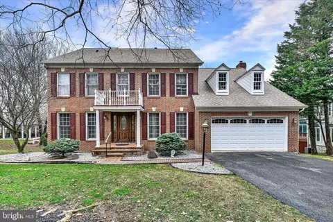 11 Hillchase Ct, Pikesville, MD 21208