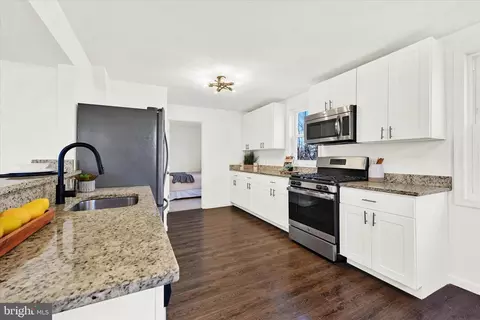 Kitchen - 2000 Summit Ave, Rosedale, MD 21237 photo 5 of 6