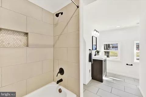 Bath - 2000 Summit Ave, Rosedale, MD 21237 photo 4 of 6