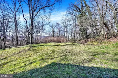 Exterior - 2000 Summit Ave, Rosedale, MD 21237 photo 6 of 6