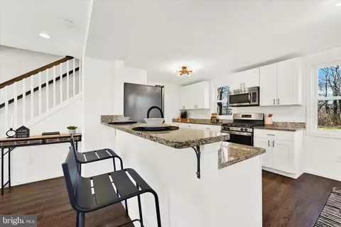 Kitchen - 2000 Summit Ave, Rosedale, MD 21237 photo 3 of 6
