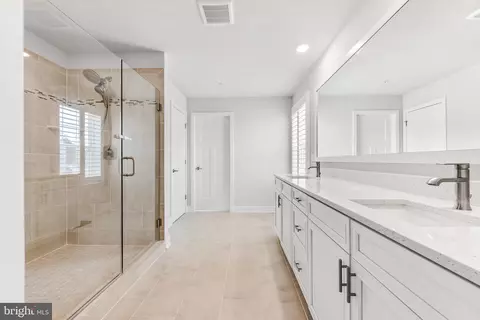 Bath - 9812 Libby Ln, Perry Hall, MD 21128 photo 3 of 15