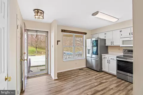 Kitchen - 1135 Ingate Rd #1135, Halethorpe, MD 21227 photo 4 of 4