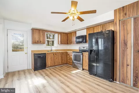 Kitchen - 9615 Trepid Rd, Nottingham, MD 21236 photo 2 of 3