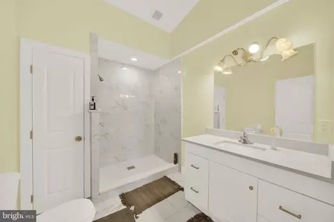 Bath - 12821 Eastern Ave, Middle River, MD 21220 photo 1 of 4