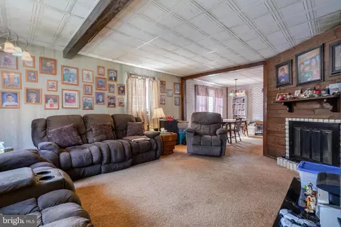 Living - 8601 N Point Rd, Sparrows Point, MD 21219 photo 1 of 2