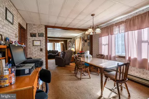 Dining - 8601 N Point Rd, Sparrows Point, MD 21219 photo 1 of 2