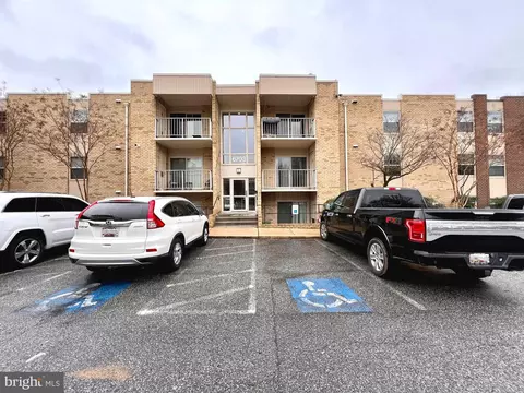 6703 Wilmont Dr #104, Lochearn, MD 21207
