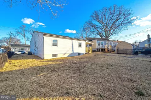 Exterior - 18 Stabilizer Dr, Middle River, MD 21220 photo 4 of 6